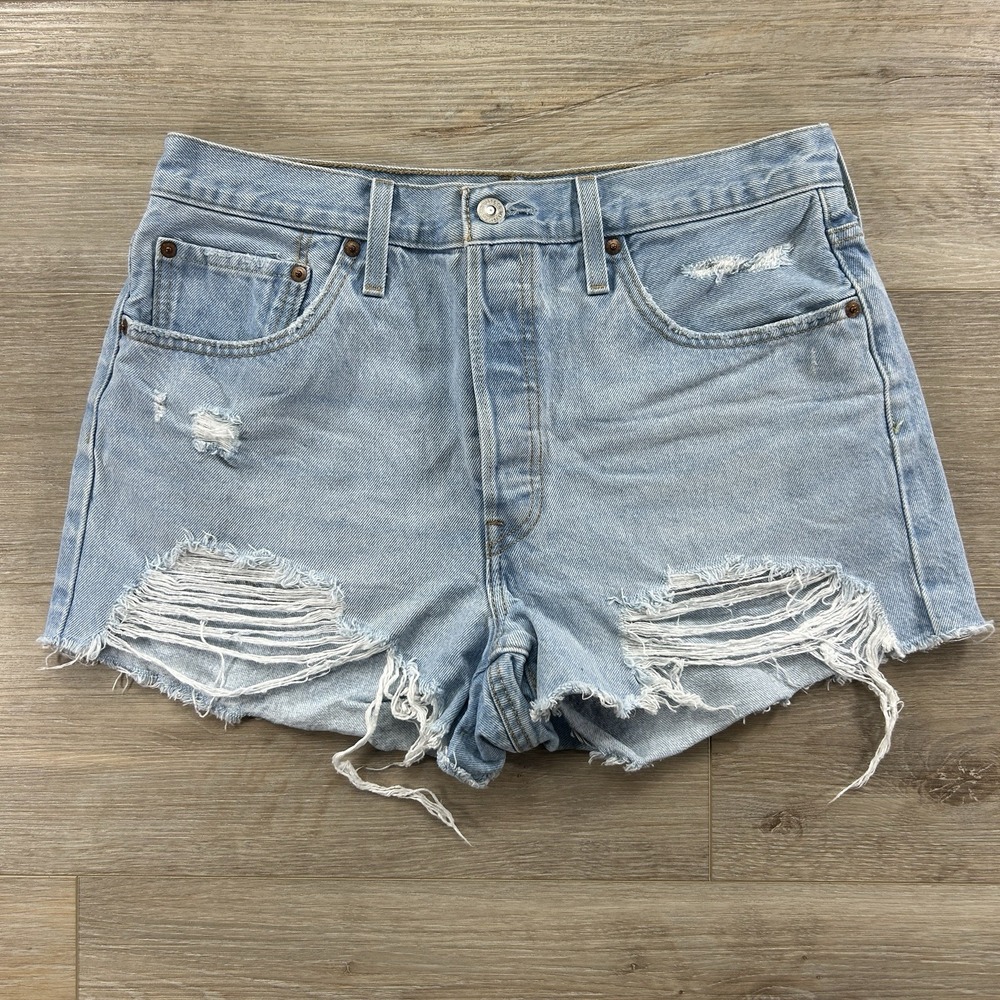 Levi's 501 Size 32 High Rise Distressed Button Fly Denim Shorts Light Wash